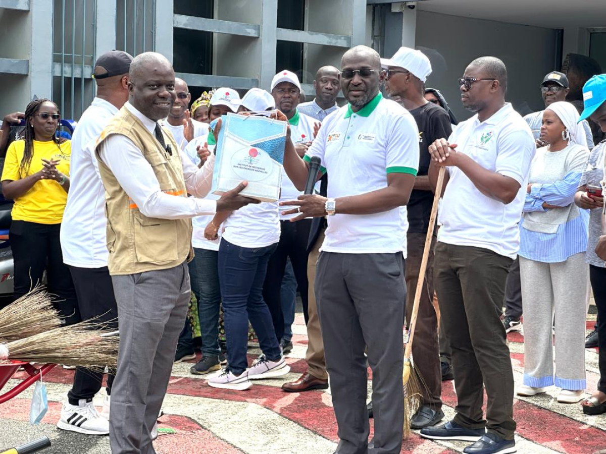 OPERATION « UNA PROPRE » : UNE MOBILISATION COLLECTIVE POUR UN ESPACE UNIVERSITAIRE PLUS SAIN